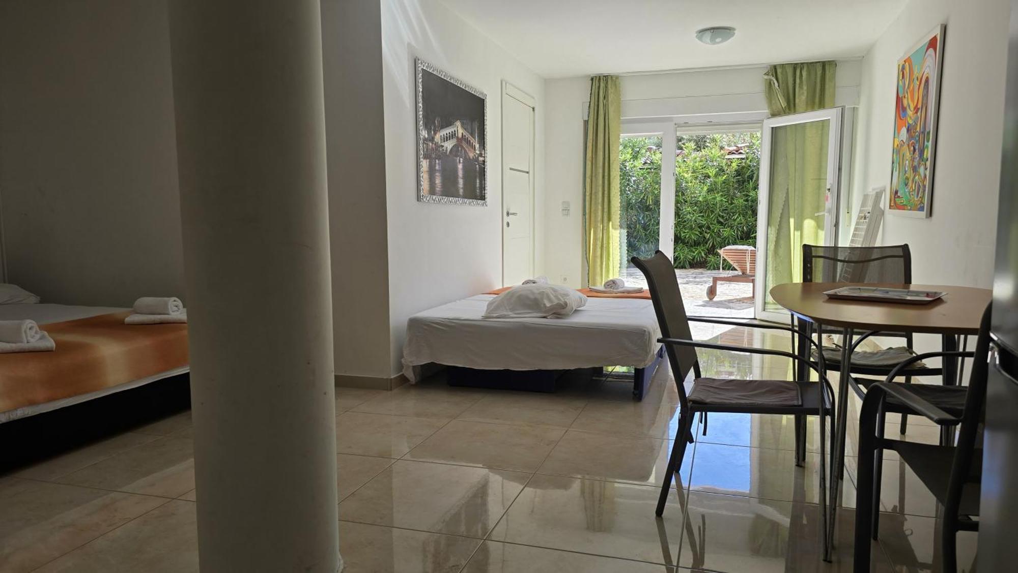 Apartments Giovanni Мандре Номер фото